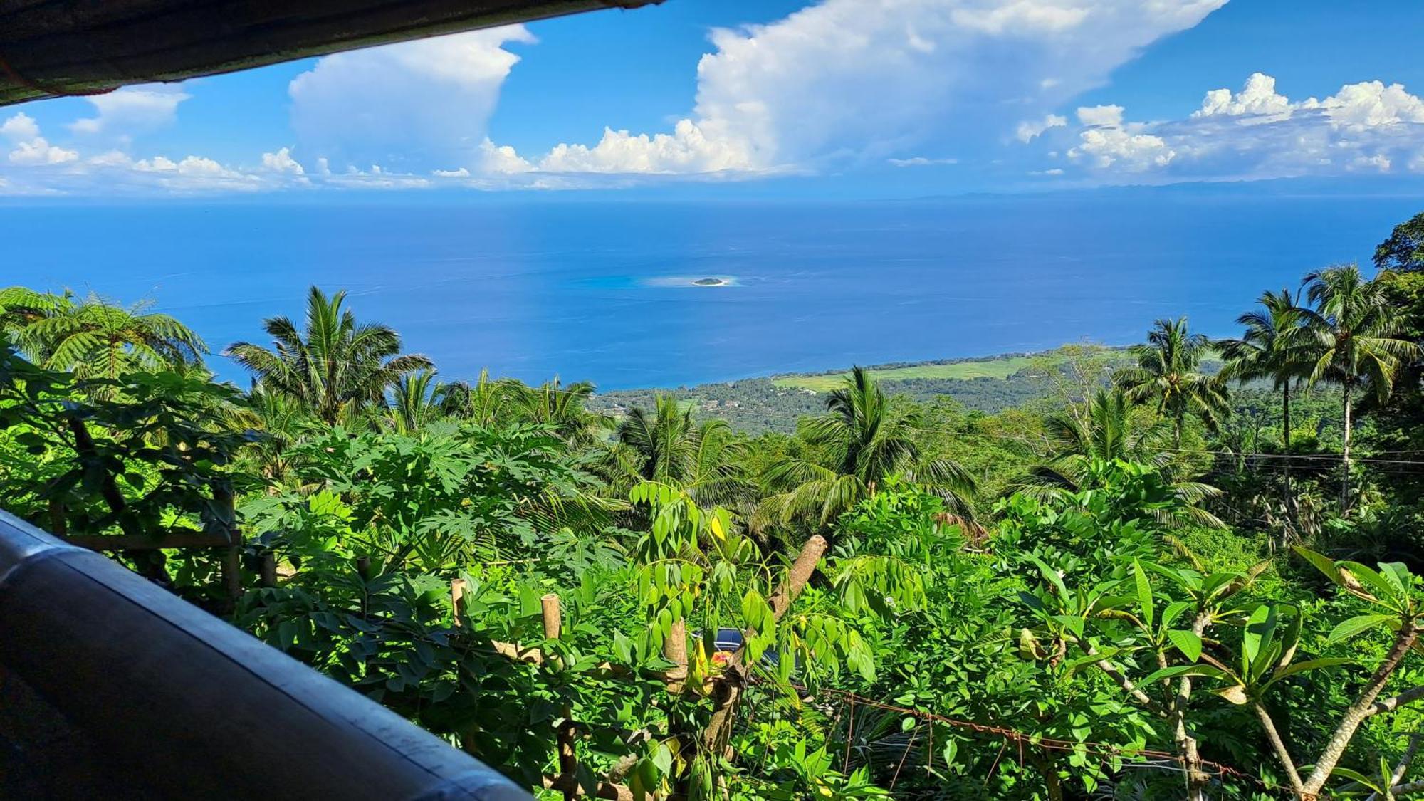 Country house Eco Farm Romantic Stone House 700 Meters Above Sea Level At Camiguin Island *